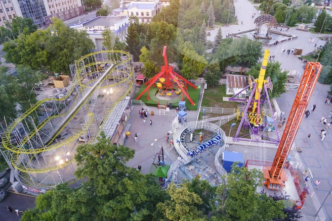 Давно не заглядывали в парк аттракционов? Пришло время вспомнить детство! | Источник: ГПКиО