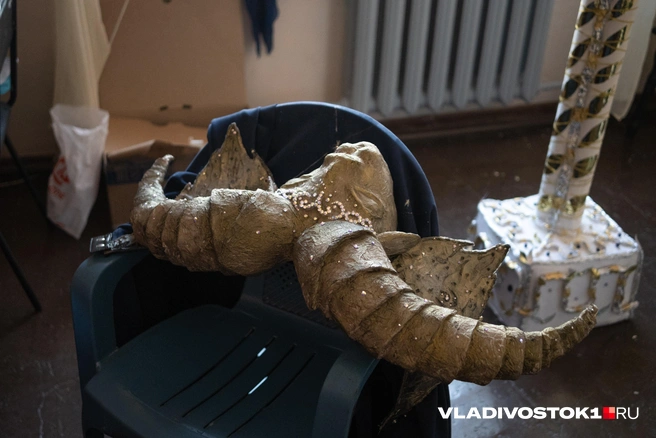 На создание атрибутов иногда уходит не один месяц | Источник: Елена Буйвол / VLADIVOSTOK1.RU
