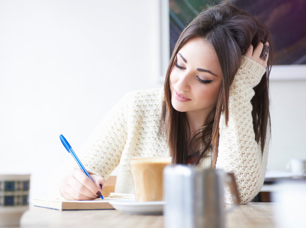 Как стать автором своей книги жизни | marieclaire.ru