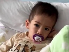 Пробыл в коме 10 дней: 2-летний Яздан, которого бросили об пол в Шереметьево, выписан из центра им. Рошаля