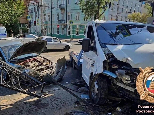 Авария произошла в 13:40 | Источник: Госавтоинспекция Ростовской области