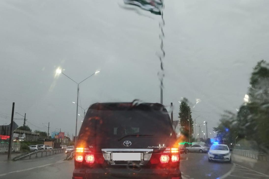 Сочи новости сейчас. Фото на машине в Сочи. Новости Сочи на сегодня. Ураган в Кадые 3 июня 2023.