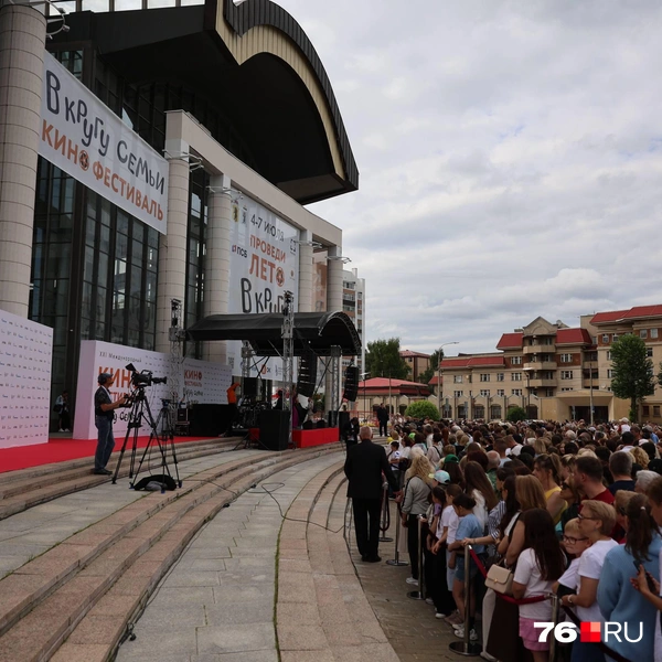 Толпа ярославцев на концерте | Источник: Александр Куренной / 76.RU