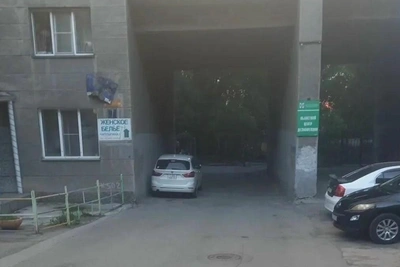 Мусор не вывозят три дня в центре Новосибирска — причина