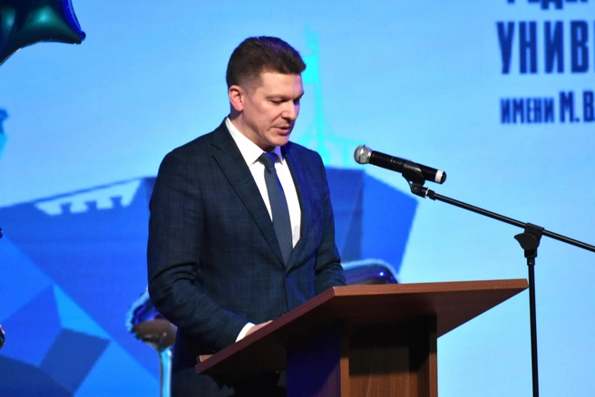 Заместитель председателя правительства Архангельской области Иван Дементьев отметил вклад вуза в развитие региона | Источник: САФУ