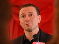 Сергей Безруков о плотном графике и зависти к коллегам: «Некоторые находят время на хороший отдых. У меня не получается»