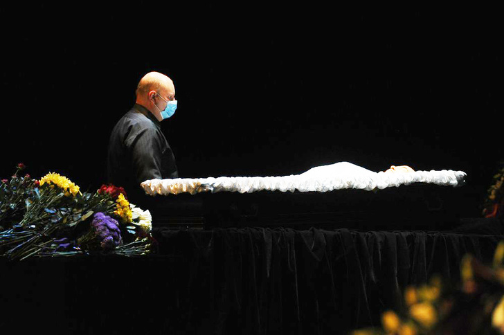 В Москве похоронили Николая Губенко