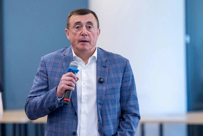 Студенческие проекты СахГУ представили губернатору Лимаренко