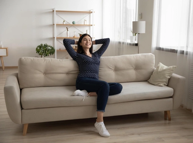 20-минутная вечерняя рутина, которая точно сохранит квартиру чистой (и избавит от генеральной уборки)