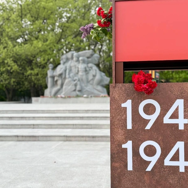 В стендах есть отделения с водой для цветов | Источник: пресс-служба администрации Краснодара