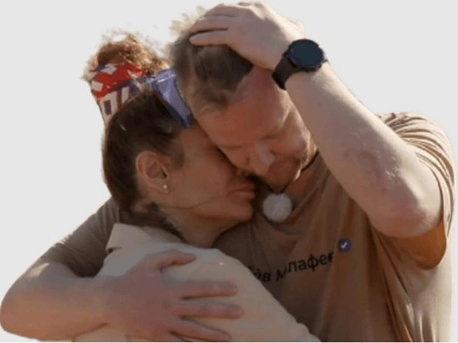 Айза уверяет, что их с Малафеевым роман придумали зрители и продюсеры | Источник: кадр из реалити-шоу «Звезды в Африке» (16+), телеканал ТНТ