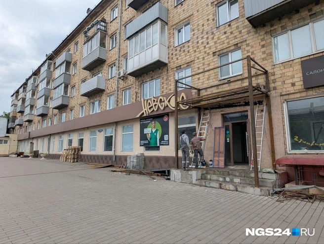 Кафе переедет в цоколь | Источник: Мария Ленц / NGS24.RU