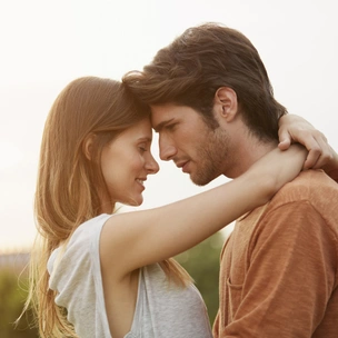 «Слияние» или «зеркало»: 5 типов отношений в паре (и как над ними работать)