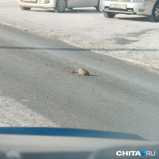 На камни стали жаловаться автомобилисты | Источник: очевидец