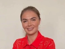 Ксения Собчак вычислила стоимость платья Алины Кабаевой с домашнего видео