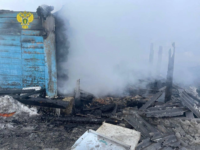 Пожар полностью уничтожил дом, где жила многодетная семья | Источник: Прокуратура Рязанской области