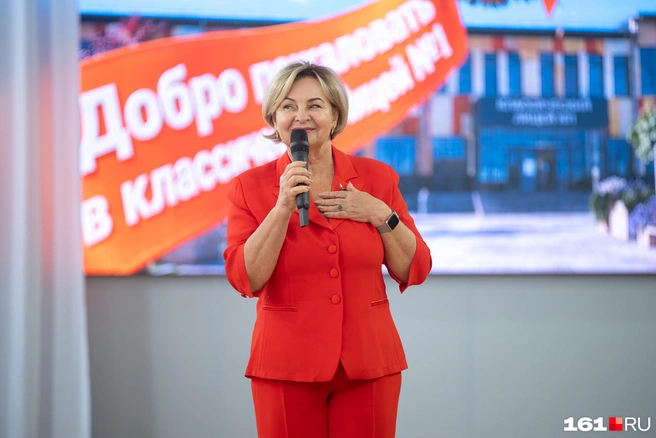 Директор Почикаева Марина Григорьевна выступила с напутственными словами | Источник: Евгений Вдовин / 161.RU