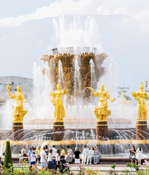 Гид по московским фонтанам: от «фонтана в погонах» до водопада на Остоженке