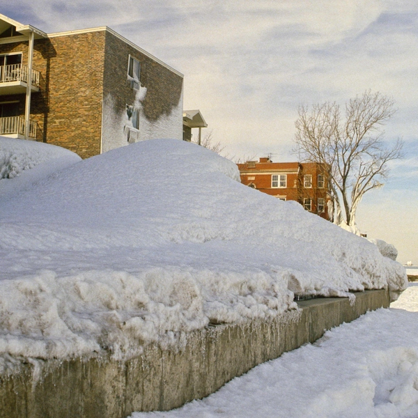 Сугробы после метели | Источник: ZUMA Press, Inc/via Legion Media