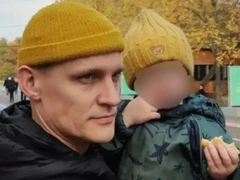 Двухлетний сын режиссера утонул в пруду, пока отец развешивал носки