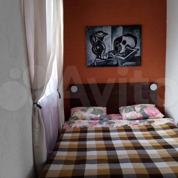 Иногда они вписаны в интерьер несколько неожиданно | Источник: Avito.ru