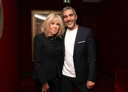 Брижит Макрон назвала «тупыми сучками» активисток, сорвавших шоу комика Ари Абиттана из-за обвинений в изнасиловании