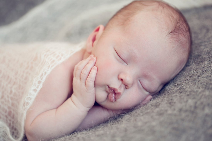 как укладывать новорожденного спать