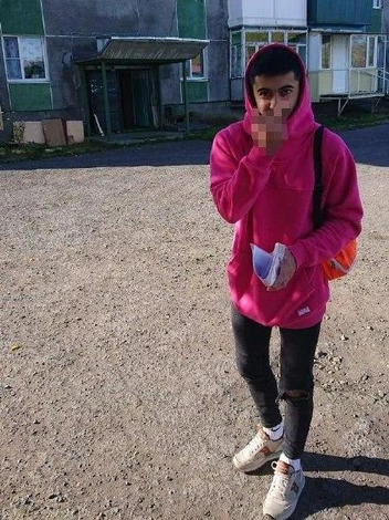 Любовь к розовому цвету появилась у Ровшана в подростковом возрасте | Источник: Ровшан Абдукаримов