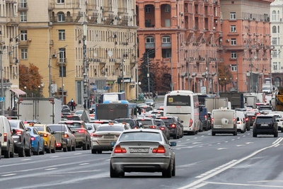«Стоим наглухо»: перекрытия парализовали движение в центре Москвы