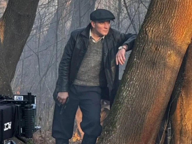 Сергей чаще всего играет бандитов или полицейских | Источник: zharkovsa / Instagram.com (экстремистская организация, деятельность запрещена на территории РФ)