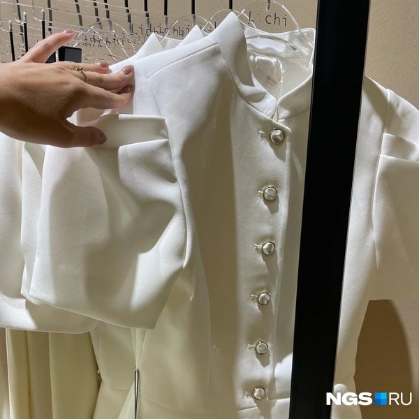 Стоимость жакета 10 999 рублей | Источник: Алёна Золотухина / NGS.RU