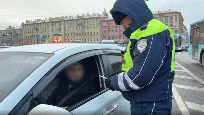 Полиция искала таксистов-нелегалов на дорогах Петербурга. Результаты обескураживают | Источник: пресс-служба ГУ МВД России по Санкт-Петербургу и Ленинградской области