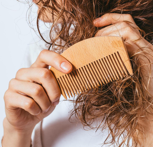 10 неочевидных причин выпадения волос, о которых мало кто знает