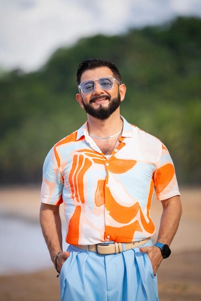 Ведущий реалити Михаил Галустян | www.starhit.ru