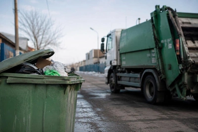 Прокуратура: «Олерон+» не нанимал водителей для вывоза мусора