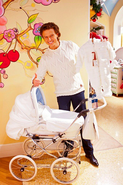 Прохор Шаляпин купил своему будущему сыну коляску