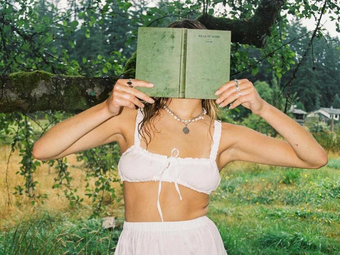 10 книг, которые читаются за день, а запоминаются на всю жизнь | marieclaire.ru