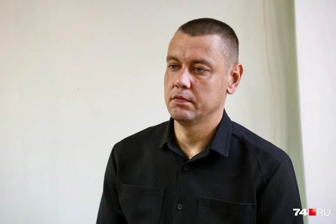 Кочедыков — единственный, кто приходит на заседания самостоятельно | Источник: Михаил Шилкин
