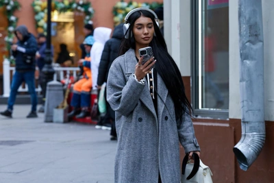 Top stories: Young cohabitation, psoriasis myths, Titans interview