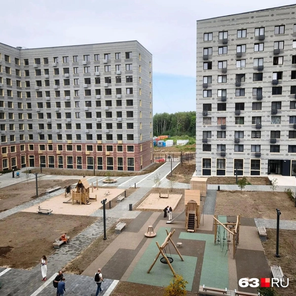 На дворах и детских площадках здесь решили не экономить — земли на Дальнем Востоке хватает | Источник: Анна Шорина / 63.RU