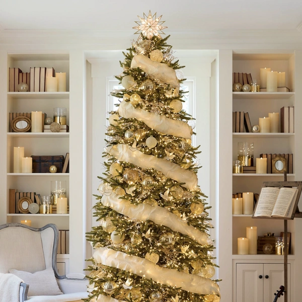 Белая новогодняя елка: 25+ фото и идей