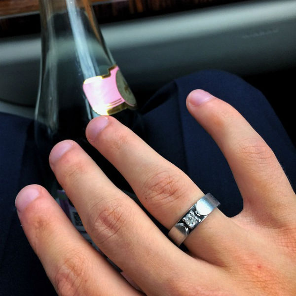 Обручальные кольца паре изготовил российский ювелирный бренд Eva Naumova Jewelry