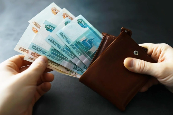 Петростат назвал, сколько зарабатывают петербуржцы. В каких районах самые высокие зарплаты — сравните со своей | Источник: alexkich / iStock