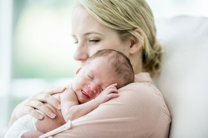 первый месяц жизни новорожденного развитие и уход