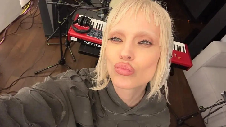Певица Глюк’oZа | www.starhit.ru
