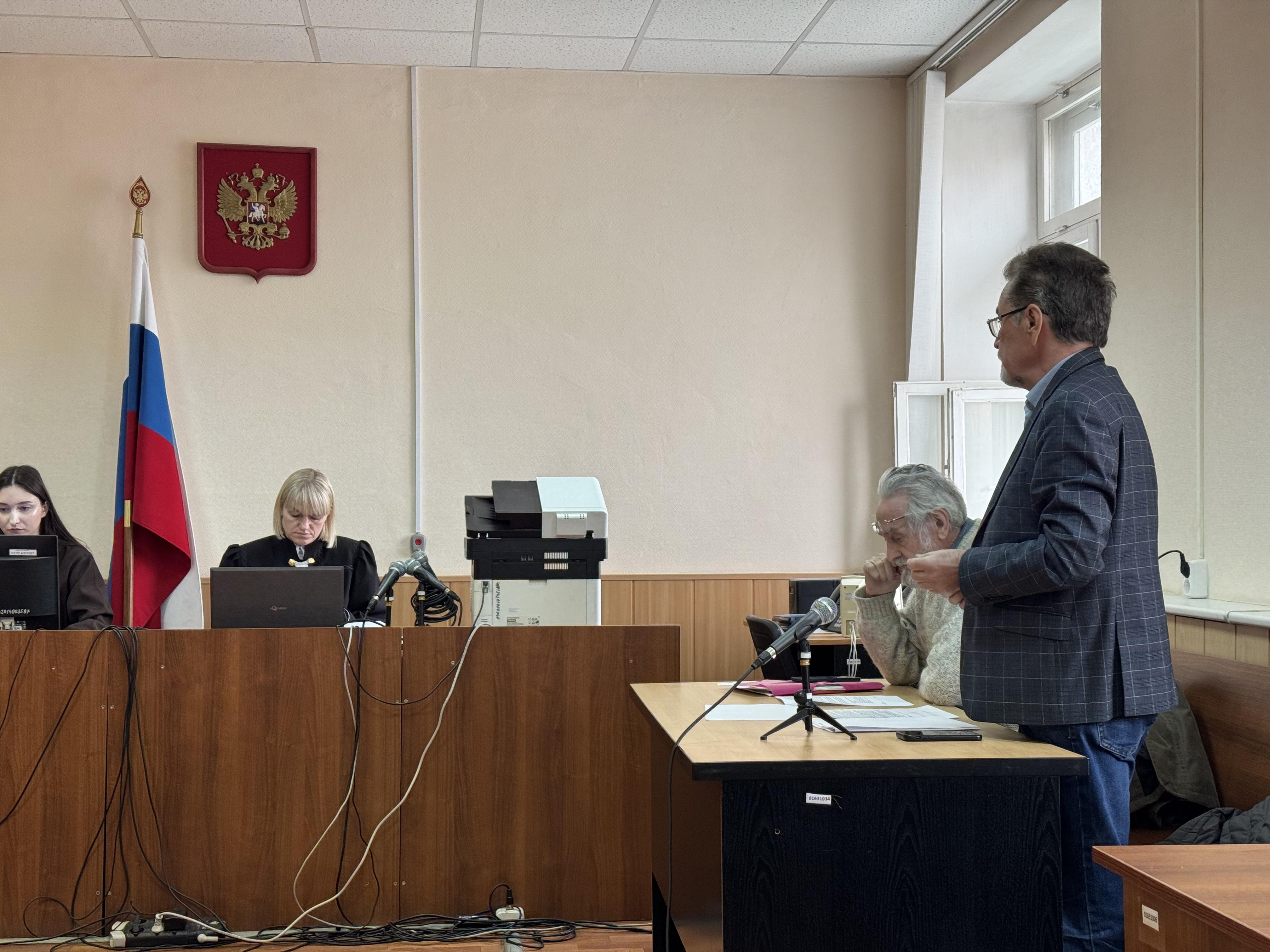 «Хотели, чтобы я не выступал»: экс-депутат гордумы Кургана Иван Камшилов выступил в горсуде по иску к местному парламенту