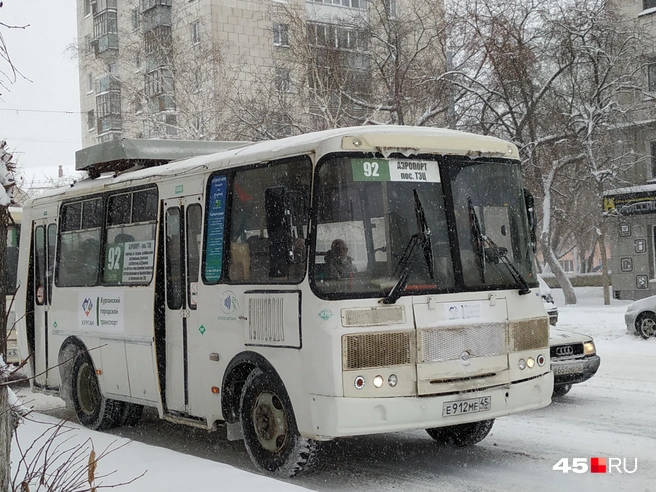 Губернатор раскритиковал вывод ПАЗов на улицы города | Источник: Юлия Король / 45.RU