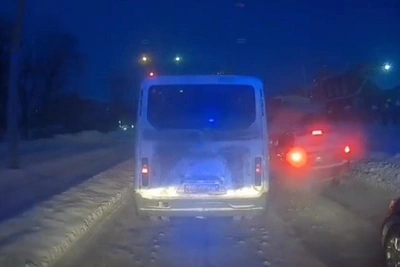 Колеи не было на дороге, где маршрутка не пропустила скорую