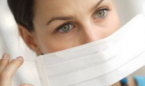 Онищенко считает, что маски от гриппа подчеркнут красоту женских глаз