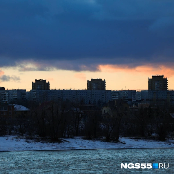 А многоэтажки как будто наблюдают за городом | Источник: Евгений Софийчук / NGS55.RU